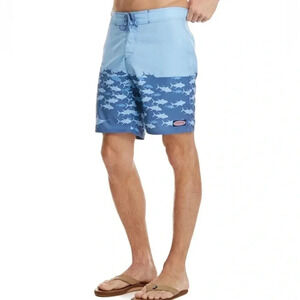 Vineyard Vines short swim trunks,men  size 28.Blue, side zip pocket,whale,logo